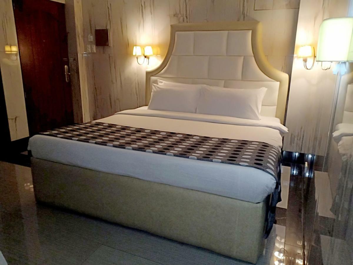 Belgian Suites Манила Экстерьер фото